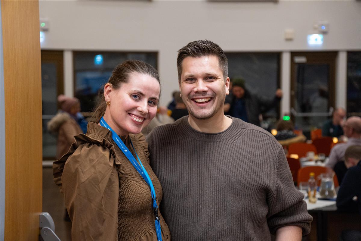 Ingeborg og Sigurd er også nye i kommunen. Ingeborg fikk seg faktisk jobb her på rådhuset allerede før hu flytta hit, og Sigurd i Natre. - Klikk for stort bilde